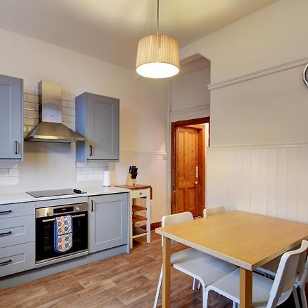 Spacious Victorian Townhouse Near Hcc With Off Street Parking 哈罗盖特 外观 照片