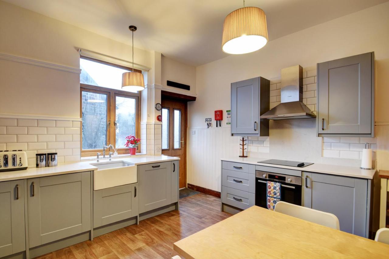 Spacious Victorian Townhouse Near Hcc With Off Street Parking 哈罗盖特 外观 照片