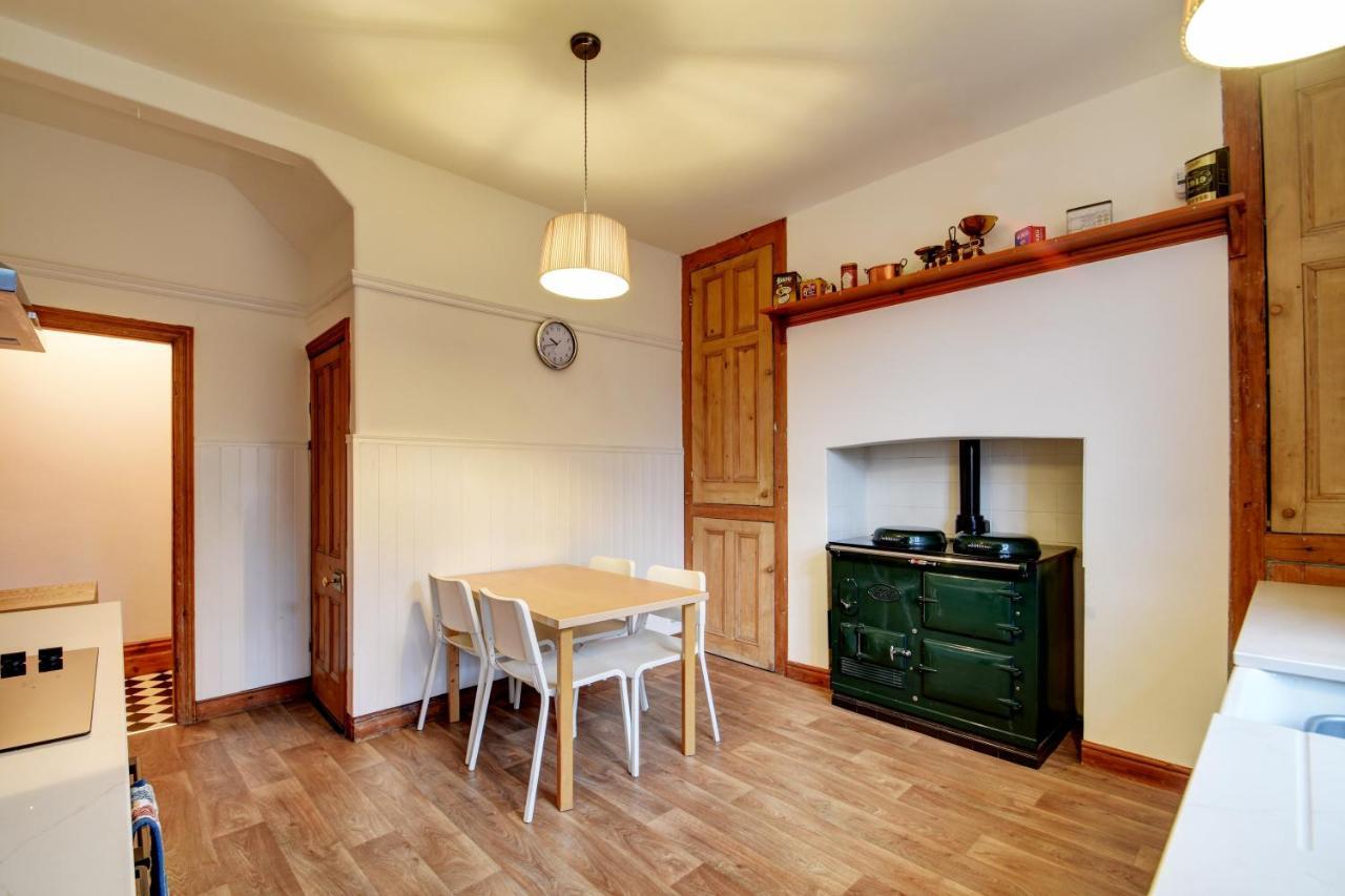 Spacious Victorian Townhouse Near Hcc With Off Street Parking 哈罗盖特 外观 照片