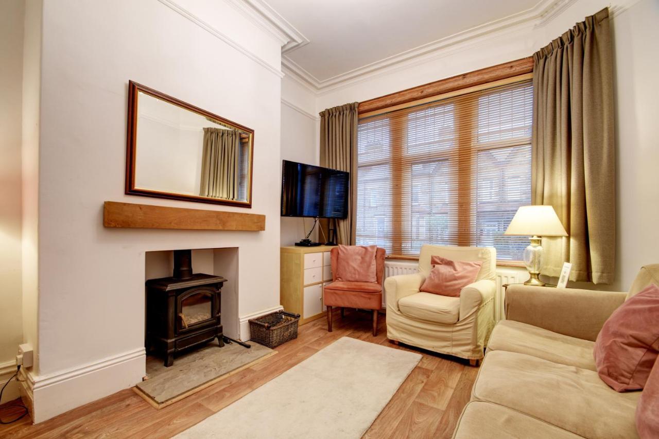 Spacious Victorian Townhouse Near Hcc With Off Street Parking 哈罗盖特 外观 照片