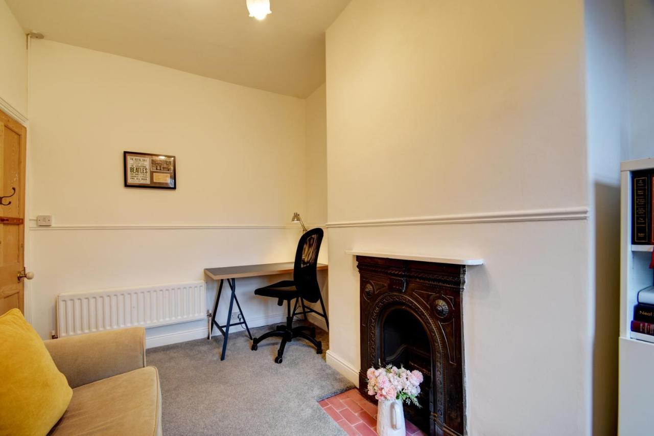 Spacious Victorian Townhouse Near Hcc With Off Street Parking 哈罗盖特 外观 照片