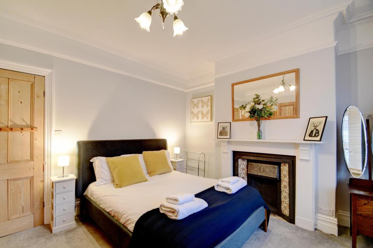 Spacious Victorian Townhouse Near Hcc With Off Street Parking 哈罗盖特 外观 照片
