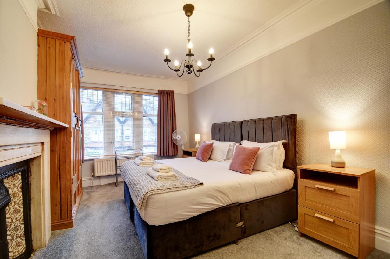 Spacious Victorian Townhouse Near Hcc With Off Street Parking 哈罗盖特 外观 照片